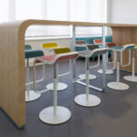 table et chaise pour cafeteria
